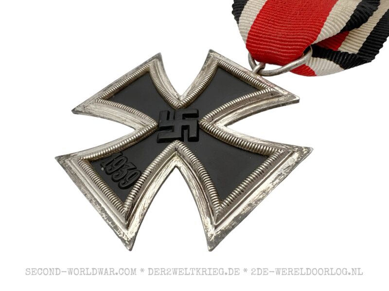 German Iron Cross 2nd class Walter & Henlein - Image 3