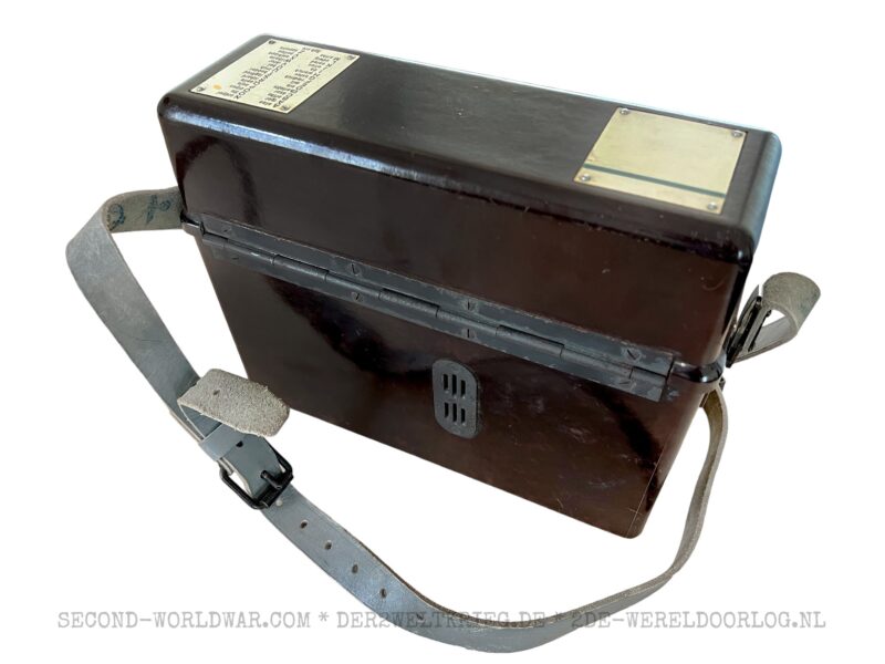 German field phone (Feldfernsprecher) 33 1944 Mix & Genest Berlin with leather strap - Image 2