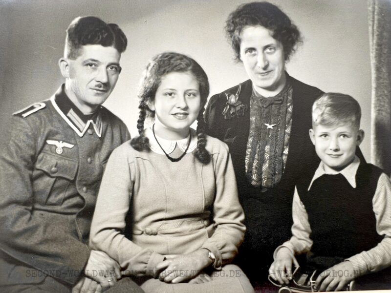 Photo German family Wehrmacht - Image 2