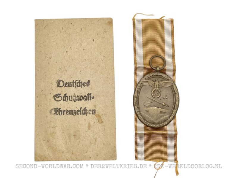 German West Wall Medal (Schutzwall-Ehrenzeichen) with issue bag