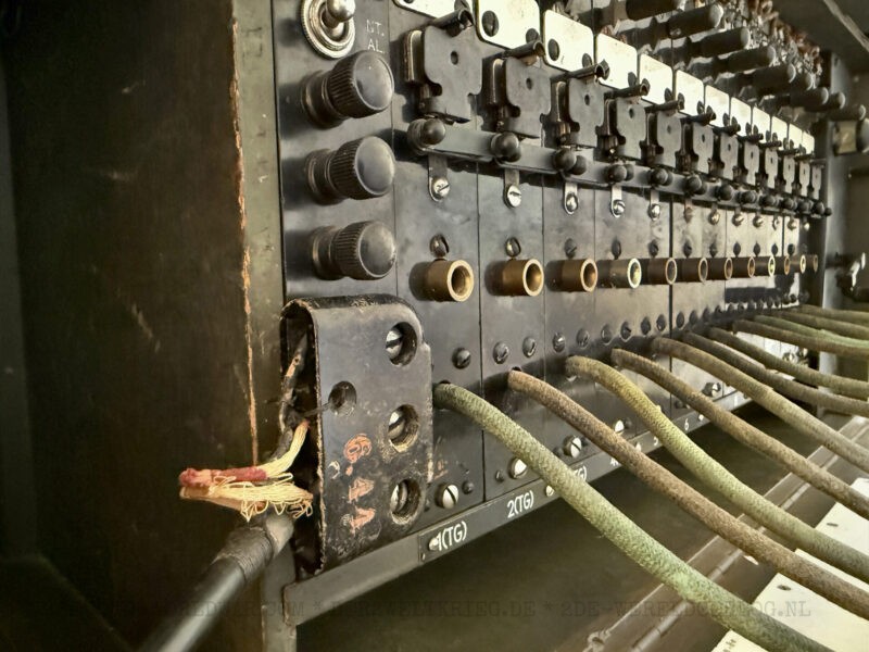 US Army Signal Corps BD-72 Field Telephone Switchboard - Image 5
