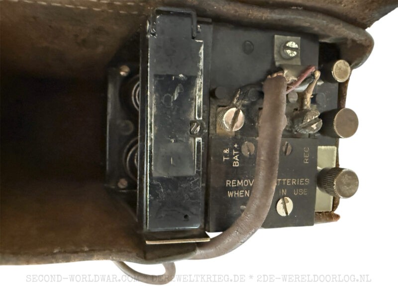 US Army Signal Corps EE-8-A field phone in leather case 1941 - Image 5