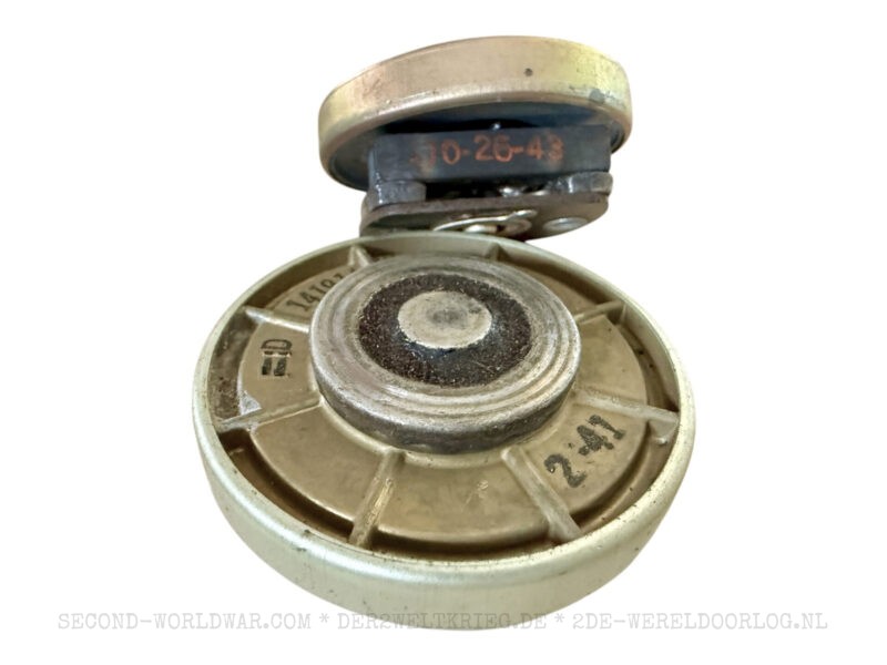 US Army Signal Corps EE-8-A field phone in leather case 1941 - Image 6