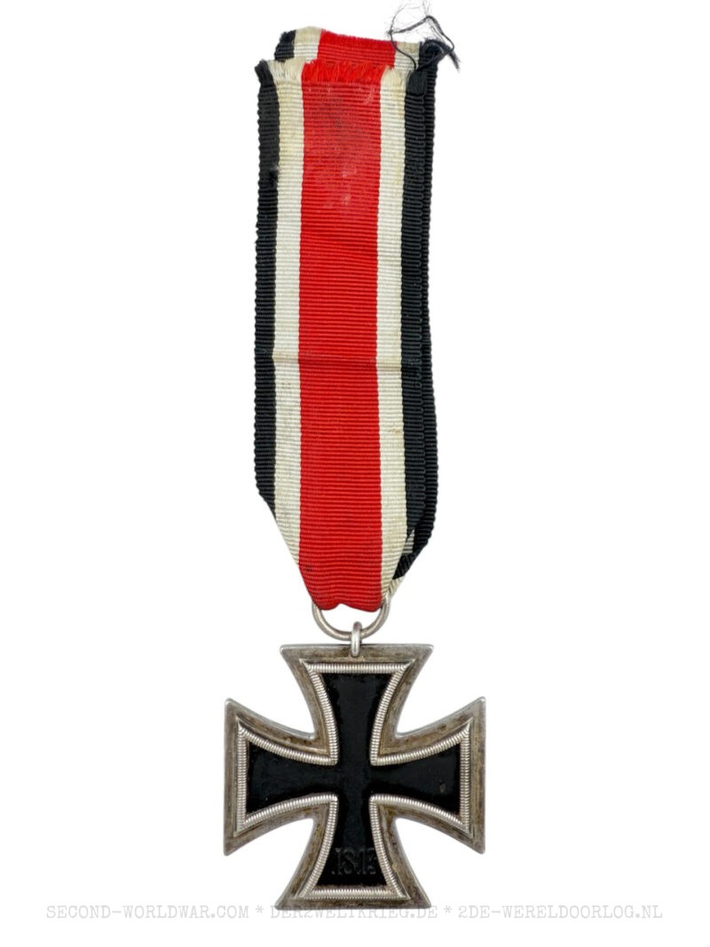 German Iron Cross 2nd class Hanauer Plakettenhersteller - Image 2