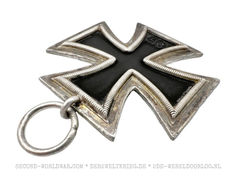 German Iron Cross 2nd class 24 Hanauer Plakettenhersteller - Image 4