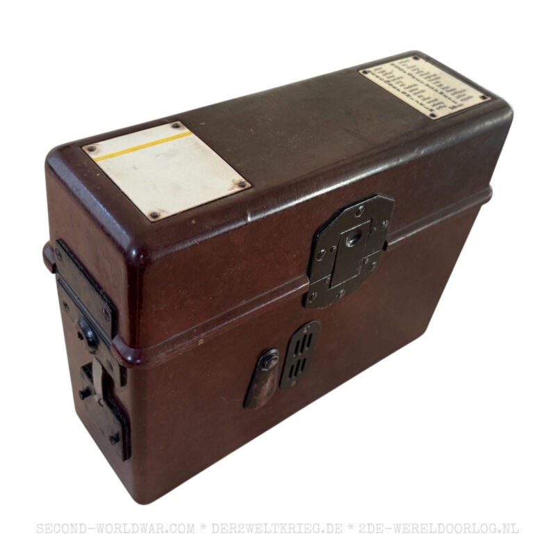 German Kriegsmarine field phone (Feldfernsprecher) 33 1941 DTW