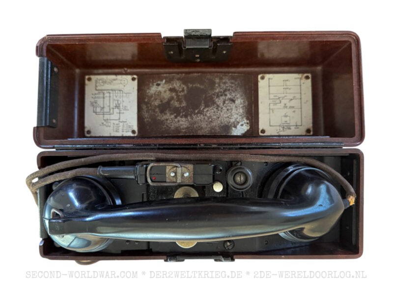 German Kriegsmarine field phone (Feldfernsprecher) 33 1941 DTW - Image 2