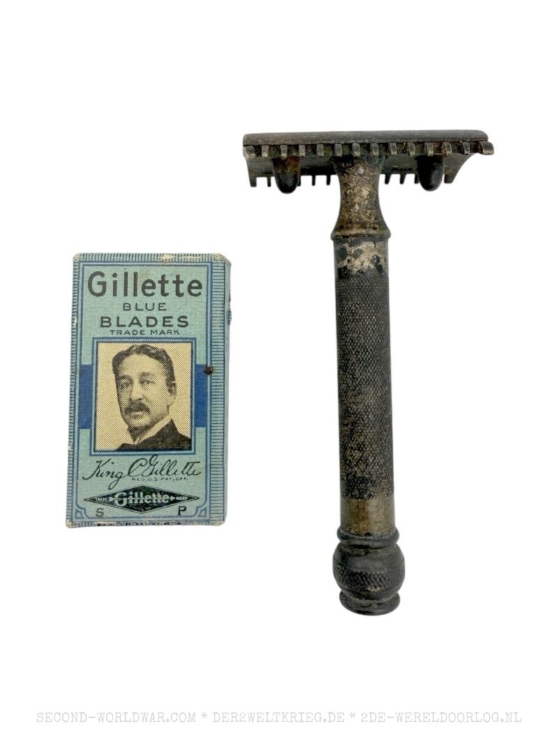 US Gillette safety razor with 2 new blades
