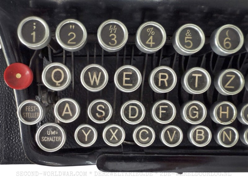 German Groma N typewriter with case Waffen-SS 1942 - Image 4