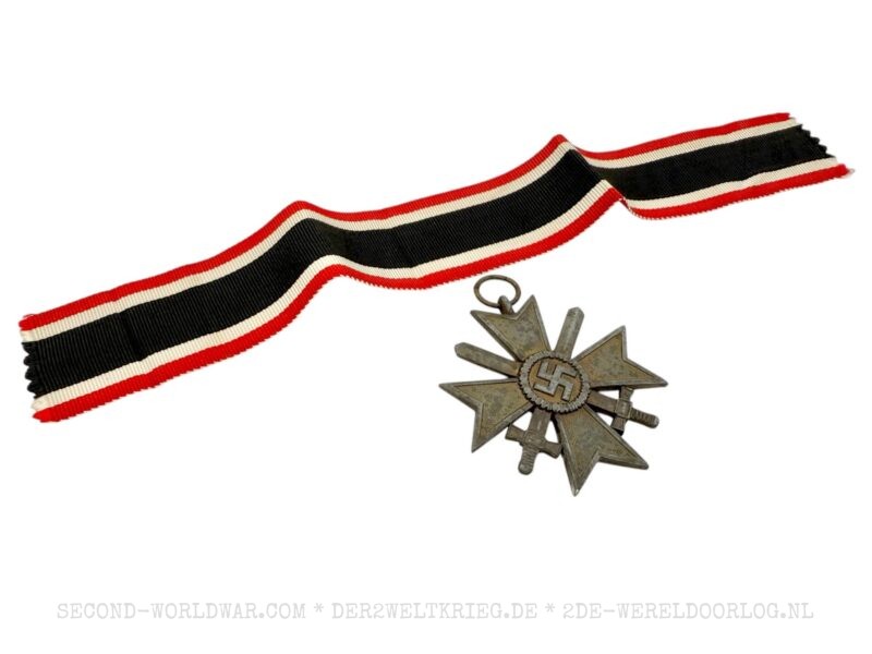 German War Merit Cross (Kriegsverdienstkreuz) 2nd class with swords zinc 45 - Image 3