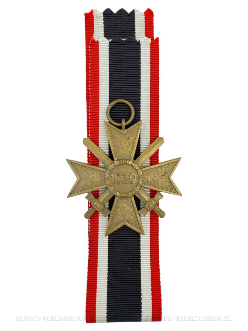 German War Merit Cross (Kriegsverdienstkreuz) 2nd class with swords bronze - Image 2
