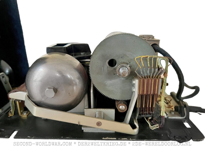 German desk phone (Tischfernsprecher 38) 1940 - Image 9