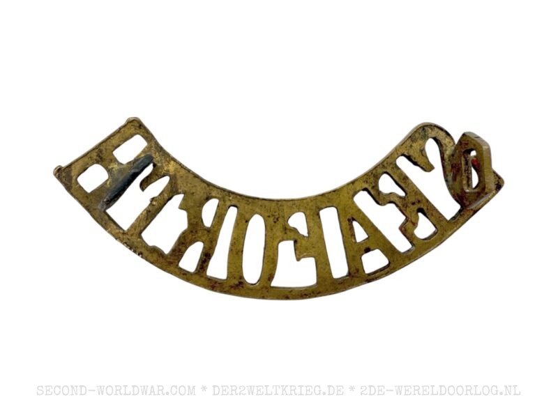 Canadian Seaforth Highlanders brass schoulder title - Image 2