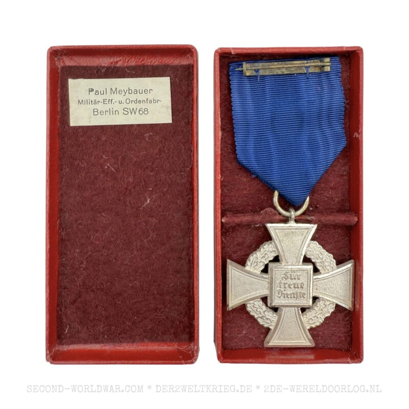 German Civil Service Faithful Service Medal (Treudienst-Ehrenzeichen) second class 25 years with case - Image 2