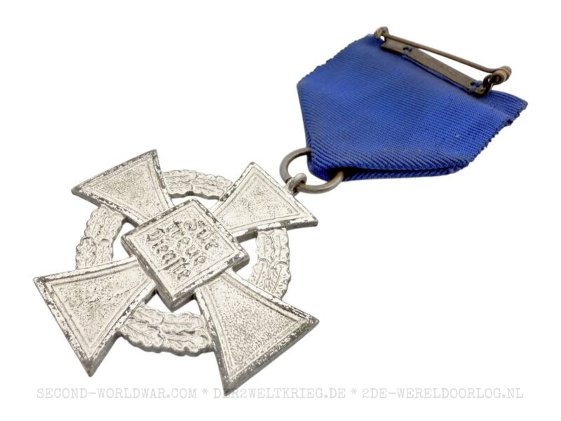 German Civil Service Faithful Service Medal (Treudienst-Ehrenzeichen) second class 25 years with case - Image 4