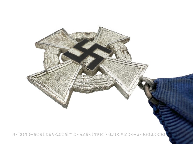 German Civil Service Faithful Service Medal (Treudienst-Ehrenzeichen) second class 25 years - Image 3