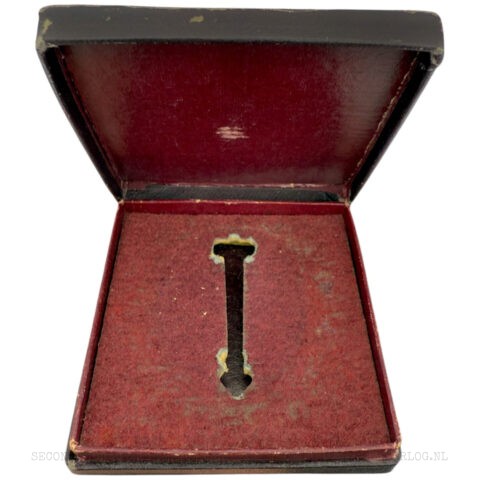German case for Wound Badge silver
