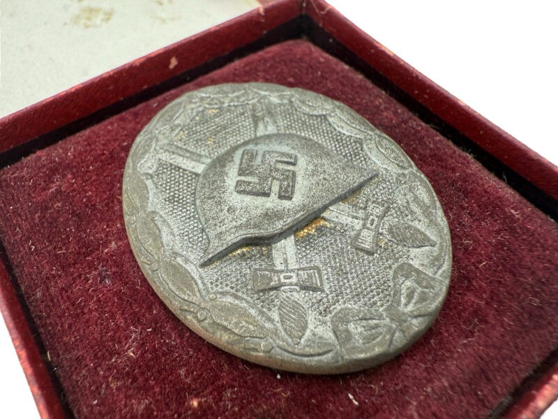 German Wound Badge silver L/11 with case - Image 2